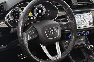 Audi Q3 45 TFSI e S Line / 14