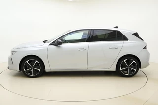 Opel Astra 1.2 Elegance 130 PK Automaat | Navigatie | Climate control | Keyless | Lichtmetalen velgen | Camera | Getint glas | Cruise control | Parkeersensoren | Demo | / 6