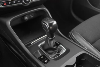 Volvo XC40 1.5 T3 Momentum Pro | 1e eigenaar | NL auto | Inc btw | Cruise control | Climate control | LED | Navigatie | Bluetooth | 18 inch | Trekhaak | Half leer | 163 pk / 30