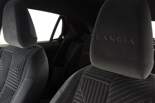 Lancia Ypsilon 1.2 Turbo Hybrid LX / 40