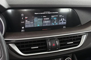 Alfa Romeo Stelvio 2.0 T AWD Veloce Ti 280PK Pano Leder Stuur-Stoelverwarming Keyless Memory / 14