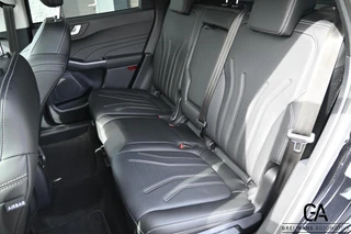 Ford Kuga 2.5 PHEV Vignale / 8