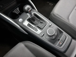 Audi Q2 35 TFSI epic Automaat | Adaptive Cruise | Stoelverwarming | CarPlay | Camera | Parkeersensoren achter / 17