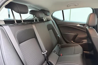 Opel Astra 1.4 Innovation Automaat | Navigatie | Camera | AGR Stoelen | Keyless | Climate control | Lichtmetalen velgen | Cruise control / 16