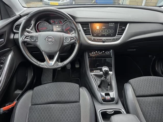 Opel Grandland X 1.2 Turbo Business Executive / 9