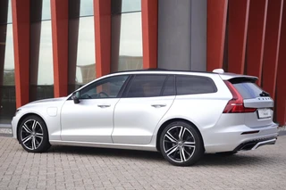 Volvo V60 T6 Recharge AWD R-Design / 4