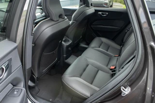 Volvo XC60 2.0 T6 PHEV Long range AWD R-Design|360 Camera|Trekhaak|Harmann|HUD|Stoel+Stuurverwarming| / 41