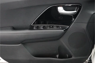 Kia Niro 1.6 GDi Hybrid DynamicLine  - Automaat - Trekhaak - Achteruitrijcamera - Navigatie - Cruise Control - Climate Control - 12 maanden bovag garantie / 20