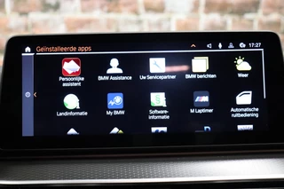 BMW 5 Serie Touring 520i High Executive M Sport Pakket Automaat  / Trekhaak / Navigatie Professional / Achteruitrijcamera / Comfortstoelen / DAB / Apple Carplay / Stoelverwarming / Adaptief Onderstel / Cruise Control / LED / 39