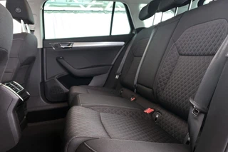 Škoda Superb Combi 1.4 TSI iV Ambition / 10