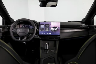 Lynk & Co 01 1.5 PHEV 276 PK More | S/K-panodak | Dig. Cockpit | Stoel-+Stuurverw. | 360 Camera | Adapt. Cruise | Memory | Elek. klep | LM 20" | 5359 / 4