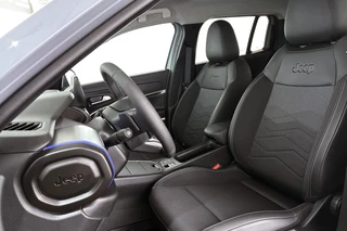 Jeep Avenger 1.2 e-Hybrid Summit Keyless Navigatie Elektrische Achterklep / 7