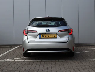 Toyota Corolla Touring Sports 1.8 Hybrid Business  | Navigatie | Stoelverwarming / 7