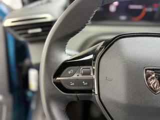 Peugeot 2008 1.2 Turbo 100 Allure | Parkeersensoren | Draadloos Apple Carplay/Android Auto | Privacy Glass | Bleu Obsession / 15