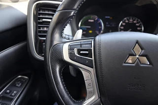 Mitsubishi Outlander 2.4 PHEV Pure+|Camera|Trekhaak|PDC| / 23