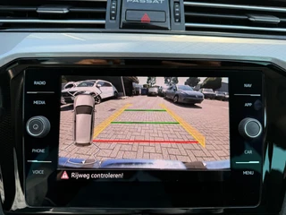 Volkswagen Passat Variant 1.4 TSI PHEV GTE * AUTOMAAT * Parkeercamera * Massage * Keyless * / 24