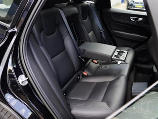 Volvo XC60 T6 AWD Plus Dark Long Range Pano Leder SoH 94% Memory Keyless Google Navigatie / 10