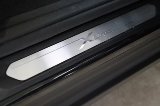 BMW X3 xDrive30i High Executive xLine Automaat  / Panoramadak / Trekhaak / Sportstoelen / Leder / 19 Inch / Driving Assistant Plus / Hifi / LED / Head-Up Display / Achteruitrijcamera / Stoelverwarming / Adaptief Onderstel / Multifunctioneel Instrumentenpaneel / 37