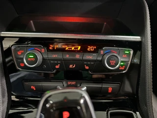 BMW 2-serie Active Tourer 218i High Executive/ NL auto/ Afneembare trekhaak/ Achteruitrijcamera / 30