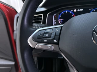 Volkswagen Polo 1.0 TSI R-Line Camera Navigatie DAB+ Stoelverwarming Virtual Cockpit / 24