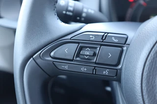 Toyota Aygo X PULSE NL-AUTO 1E EIGENAAR CLIMA NAVI APPLE/ANDROID LM-VELGEN ALL-SEASON PRIVACY-GLASS / 20