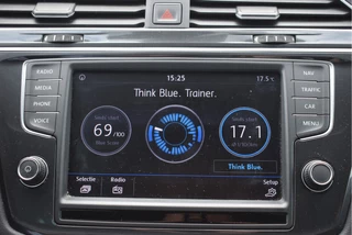 Volkswagen Tiguan 1.4 TSI ACT 150 pk Connected Series  NL-Auto | DAB | Elekt.trekhaak | Carplay | Cruise Control | Climate Control | NAP / 50