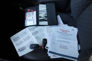 Toyota C-HR 1.8 Hybrid Executive  | Dealer onderhouden | NAVI | Camera | Trekhaak | Cruise control | / 41