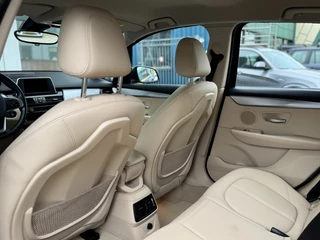 BMW 2 Serie Active Tourer 218d Active Tourer Essential I Automaat I Navigatie I Trekhaak / 23