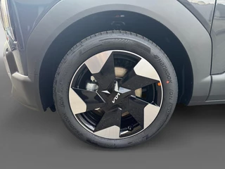 Kia EV2 Plus 42.2 kWh 3.000,- Inruilkorting | Privacy Glass | 18" lichtmetalen velgen | Warmtewerend glas rondom | Draadloze oplader voor smartphone / 21