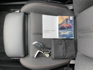 BMW 2 Serie Active Tourer 220i High Executive Edition 192 pk M-sport AUT. | dealer onderhouden | navigatie | trekhaak | panoramadak / 37