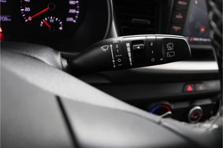 Kia Stonic 1.0 T-GDi DynamicLine  - Trekhaak - Airco - Cruise control - / 23