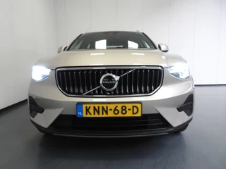 Volvo XC40 1.5 T4 Plug-In Hybrid Core Bright NAVI/CAMERA/LED/18"LMV! / 43