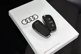 Audi A3 Sportback 30 TFSI Advance Sport S-Line Trekhaak Stoelverwarming Navi Virtual / 27