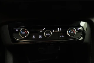 Opel Corsa-e Elegance 50 kWh | Uniek! Lage KM-stand! | Navigatie | Warmtepomp | Stoelverwarming | Apple Carplay/Android Auto | Climate control | Cruise control | LED koplampen | Lichtmetalen velgen / 18