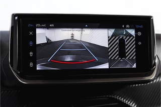 Peugeot 2008 1.2 PureTech 130 PK Allure - Automaat  | Dig. Cockpit | Adapt. Cruise | Stoelverw. | PDC | Camera | App. Connect | ECC | LM 17" | / 19