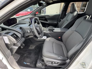 Toyota bZ4X DYNAMIC 71KWH BI-TONE PANO-DAK STOEL/STUURVERW BLIND-SPOT 360° CAMERA EL-ACHTERKLEP WARMTEPOMP / 13