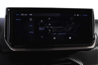 Peugeot 2008 1.2 PureTech 130 PK Allure - Automaat  | Dig. Cockpit | Adapt. Cruise | Stoelverw. | PDC | Camera | App. Connect | ECC | LM 17" | / 18