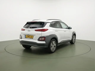 Hyundai Kona EV Fashion 64 kWh | Geen import | Navi | Cruise | SOH 98 % / 5