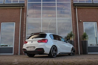 BMW 1-serie 120i Edition M Sport Shadow High Executive | 2e eigenaar | Driving Assistant | Schuif-/kanteldak | Camera | Harman Kardon | Keyless entry | LED | M sport remmen | PDC / 6