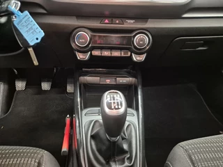 Kia Stonic 1.0 T-GDi MHEV DynamicLine | Cruise Control | Climate Control | Navigatie | Camera | LM Velgen | / 20
