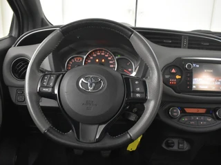 Toyota Yaris 1.0 VVT-i Trend Bi-Tone | LMV | Camera | Cruisecontrol | / 14