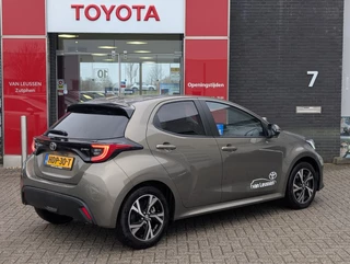 Toyota Yaris 1.5 Hybrid 115 First Edition LM-VELGEN AD-CRUISE NAVI CAMERA PRIVACY-GLASS / 2