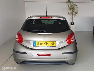 Peugeot 208 1.4 VTi Allure / 5
