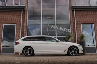 BMW 5-serie Touring 540i xDrive High Executive Luxury-Line | 1e eigenaar | Achterasbesturing | Cruise control adaptief | Apple carplay | Adaptief LED | DAB | Panoramadak | HiFi audio / 8