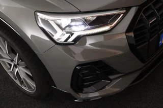 Audi Q3 40 TFSI 190pk quattro edition one Trekhaak Camera Keyless Virtual Cockpit Panoramadak Navigatie S-Line / 57
