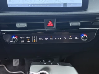 Kia EV6 Air 84 kWh  - Stoel-/stuurverwarming - Cruise Control Adaptief - Climate Control - CarPlay - Fabrieksgarantie tot 05-2033 / 31