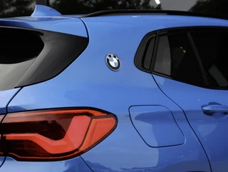 BMW X2 M35i High Executive Panoramadak | Harman Kardon | Sportstoelen | Misano Blue / 33
