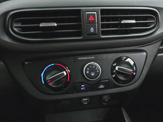 Hyundai i10 1.2 automaat | 15" LMV | Airco | Parkeersensoren / 30