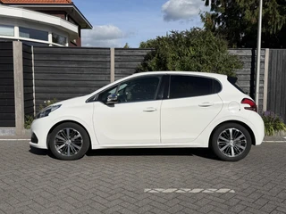 Peugeot 208 Allure 1.2 PureTech 82PK Trekhaak, Navigatie, Parkeersensoren Achter, Climate Control, Cruise Control / 5