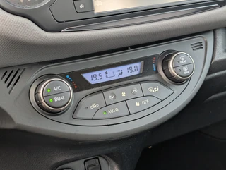 Toyota Yaris 1.5 Hybrid Aspiration / 23